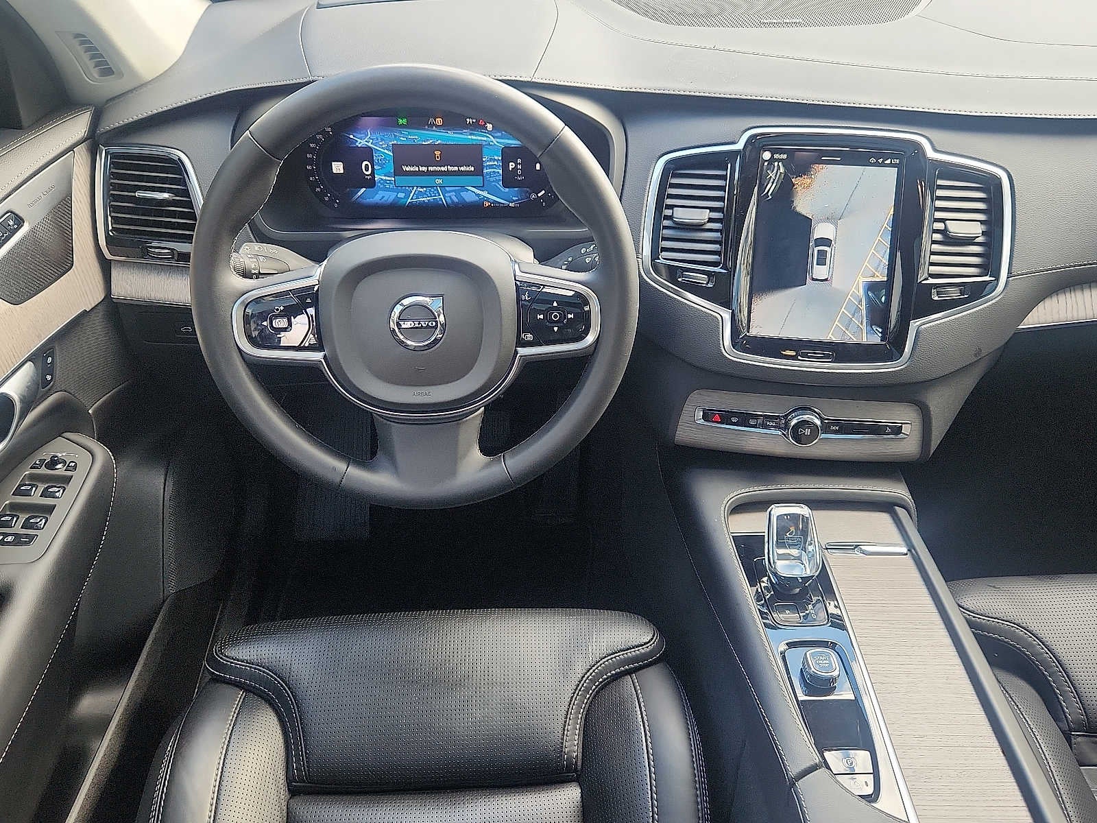 2024 Volvo XC90 Ultimate Bright Theme