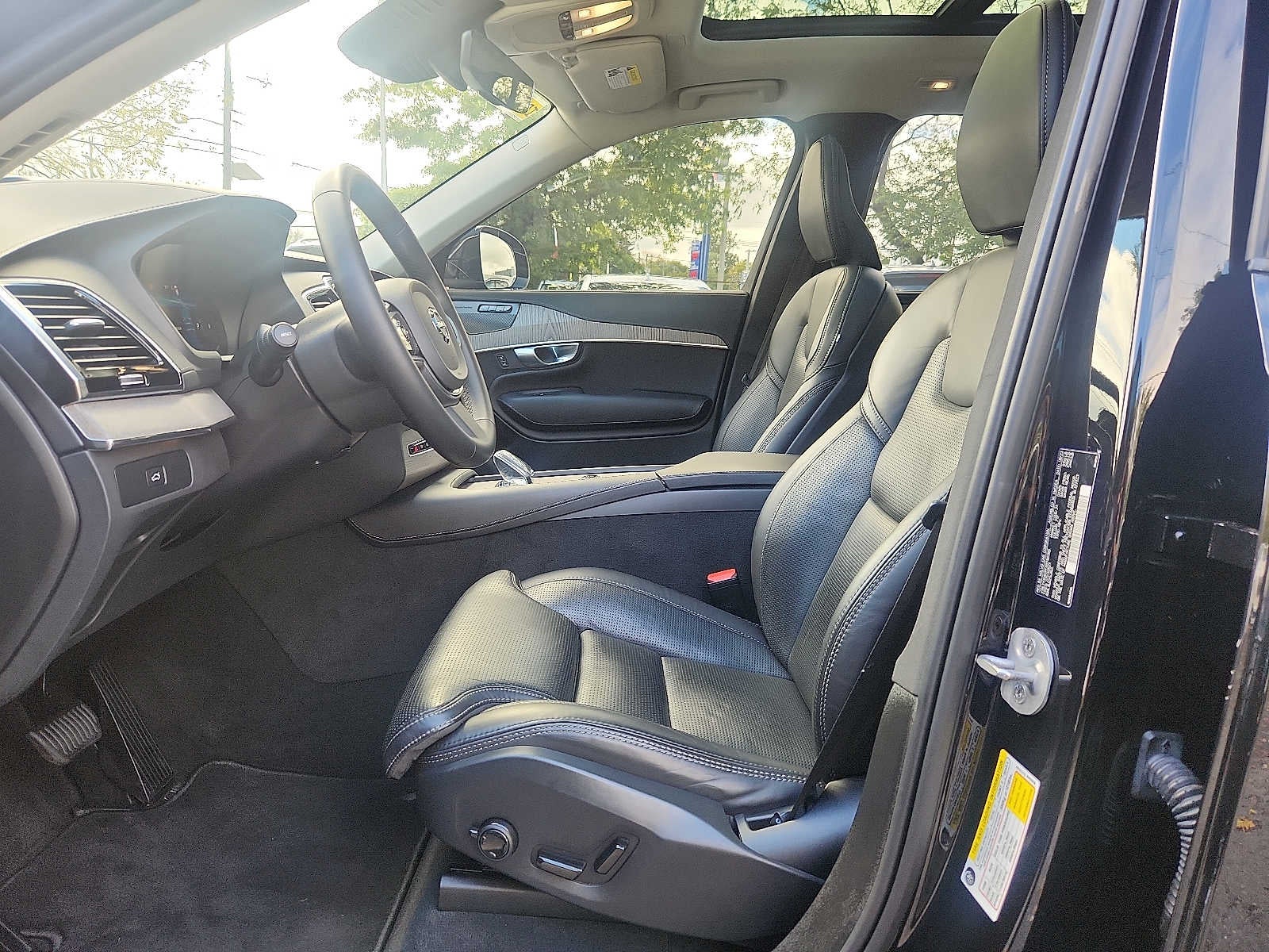 2024 Volvo XC90 Ultimate Bright Theme