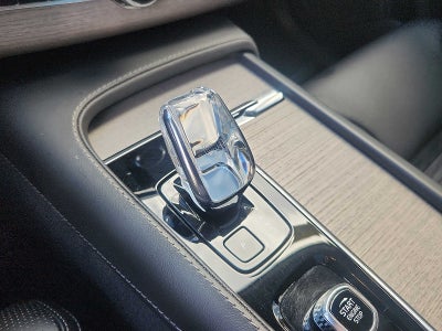 2024 Volvo XC90 Ultimate Bright Theme