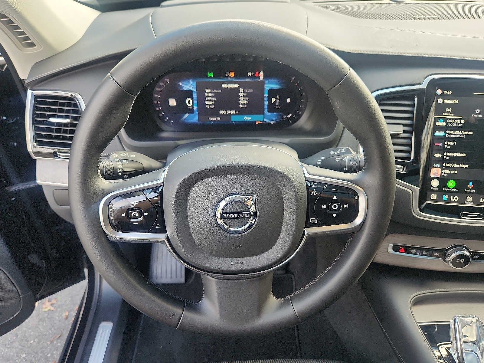 2024 Volvo XC90 Ultimate Bright Theme