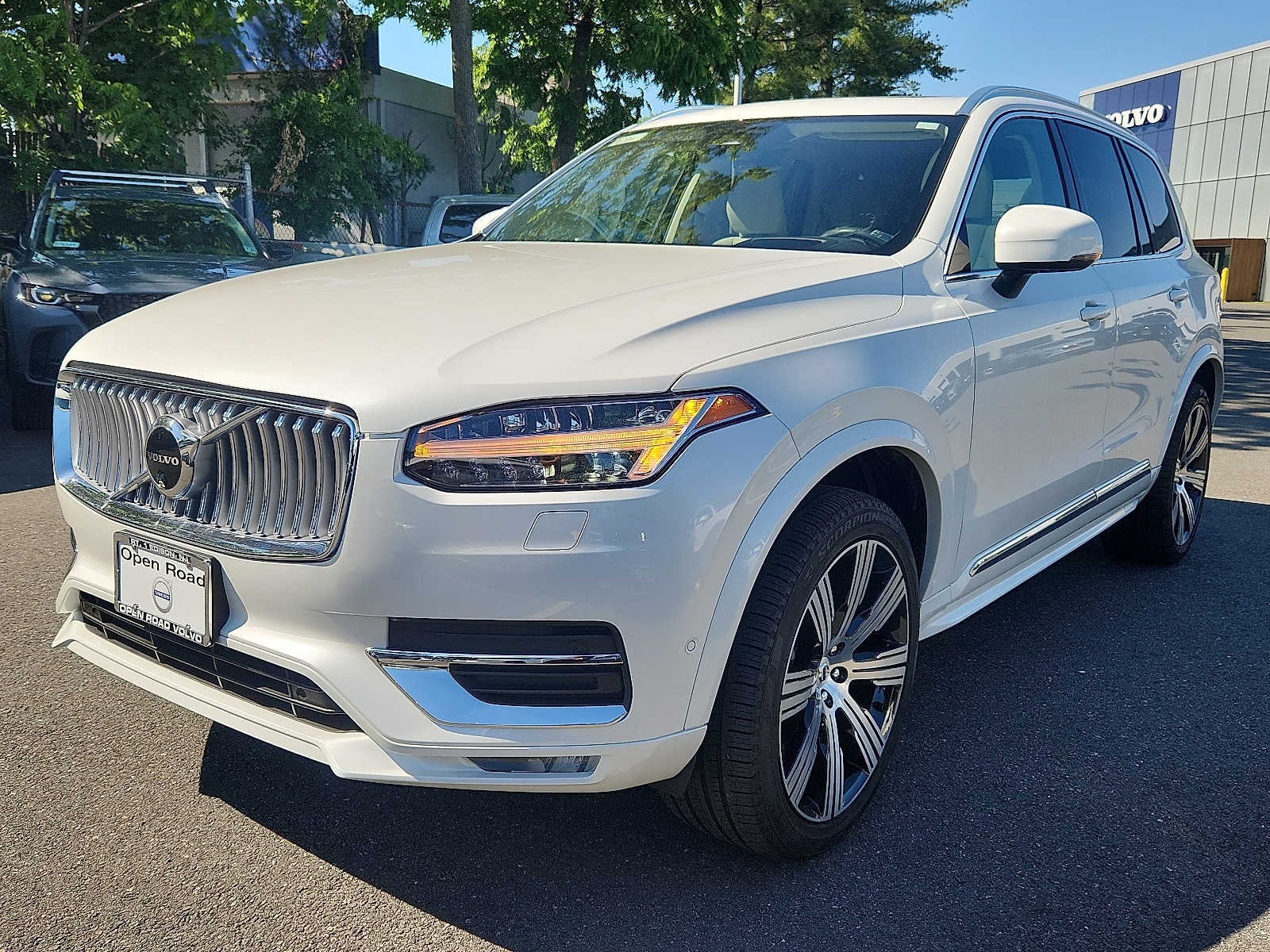 2024 Volvo XC90 Ultimate Bright Theme