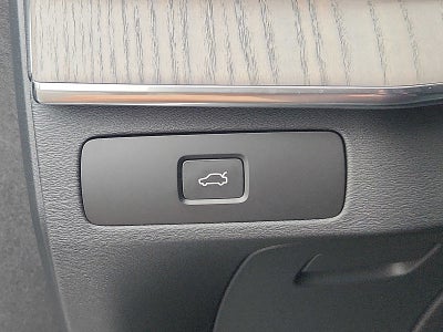 2024 Volvo XC90 Ultimate Bright Theme