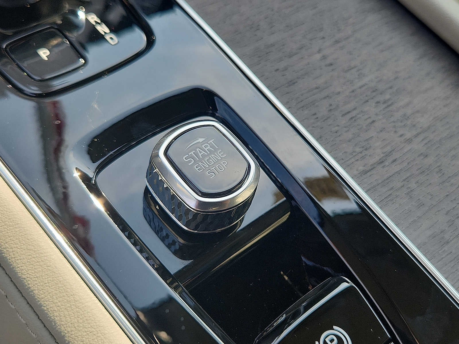 2026 Volvo XC90 Ultra - Photo 14