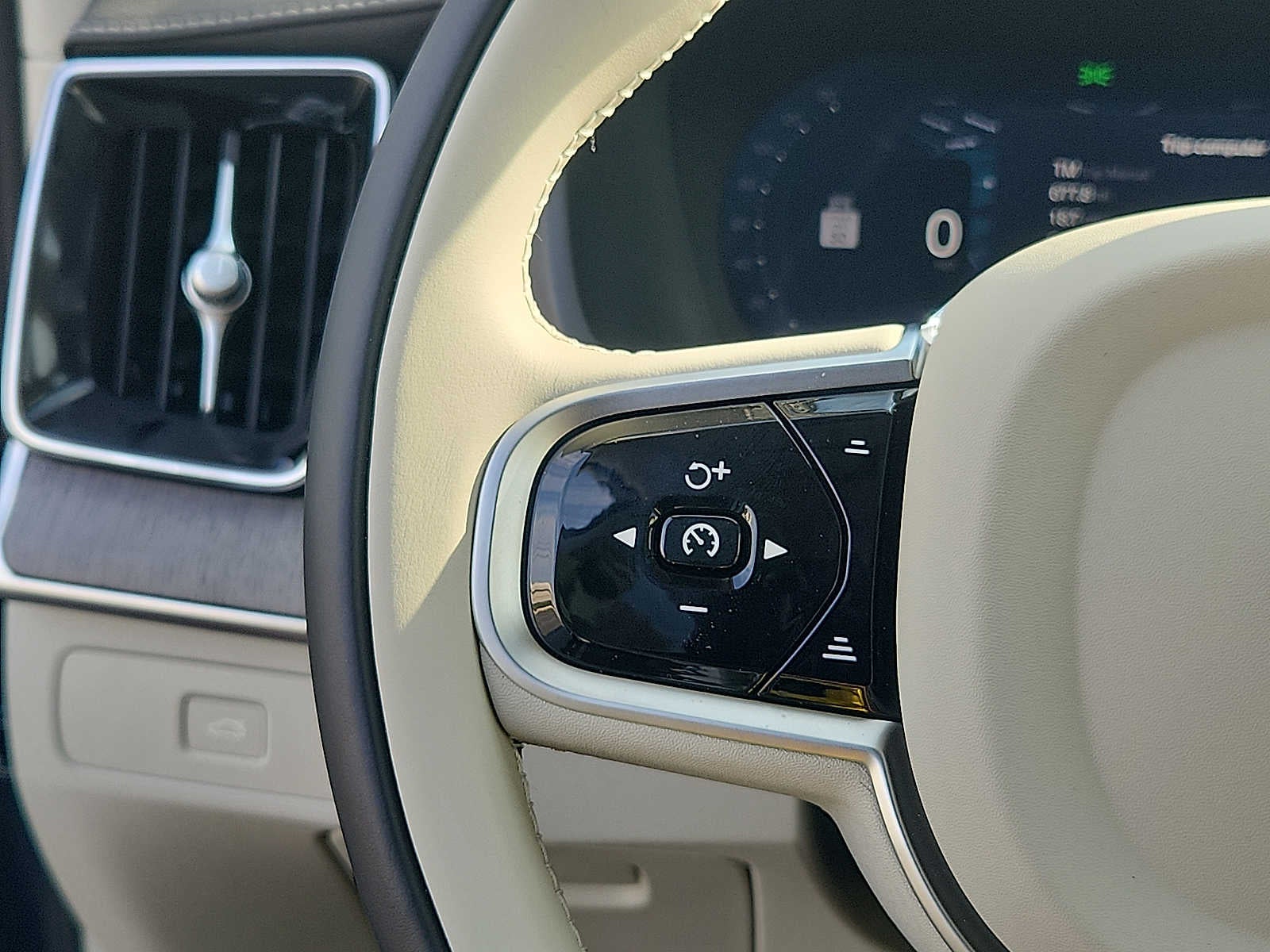 2026 Volvo XC90 Ultra - Photo 20