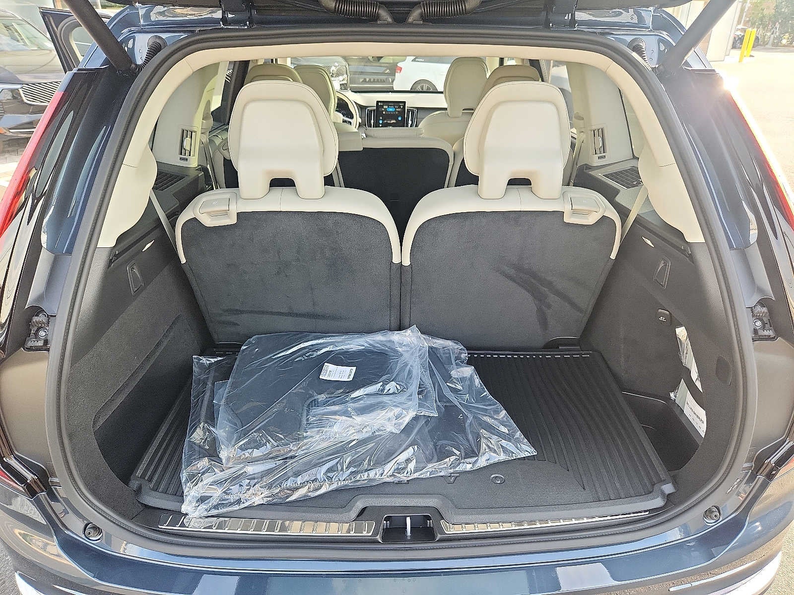 2026 Volvo XC90 Ultra - Photo 27