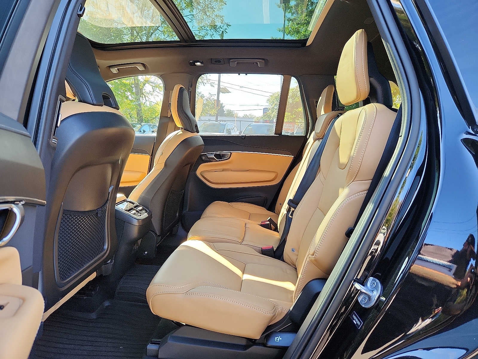 2024 Volvo XC90 Ultimate Bright Theme