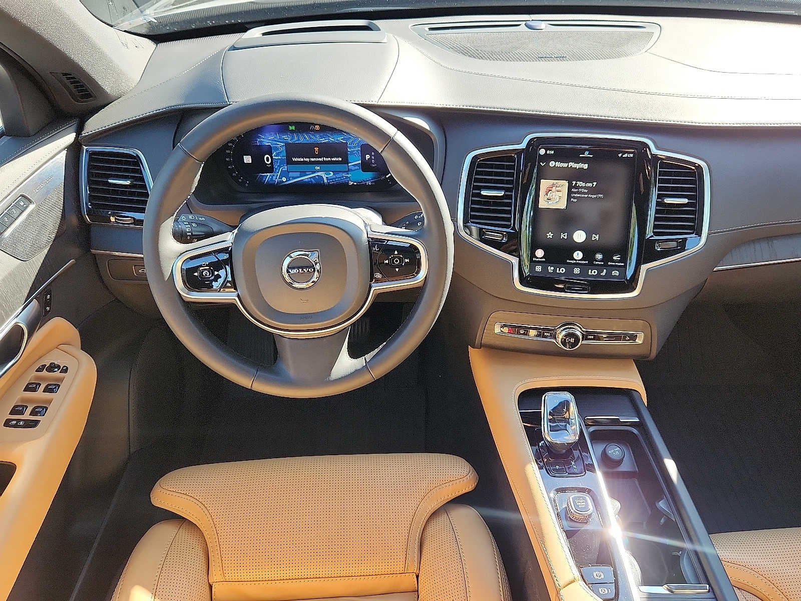 2024 Volvo XC90 Ultimate Bright Theme