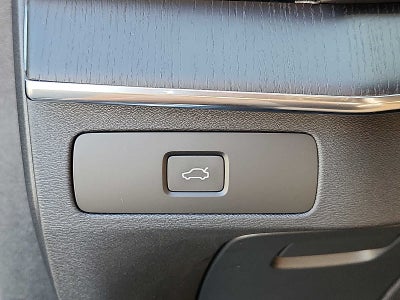 2024 Volvo XC90 Ultimate Bright Theme