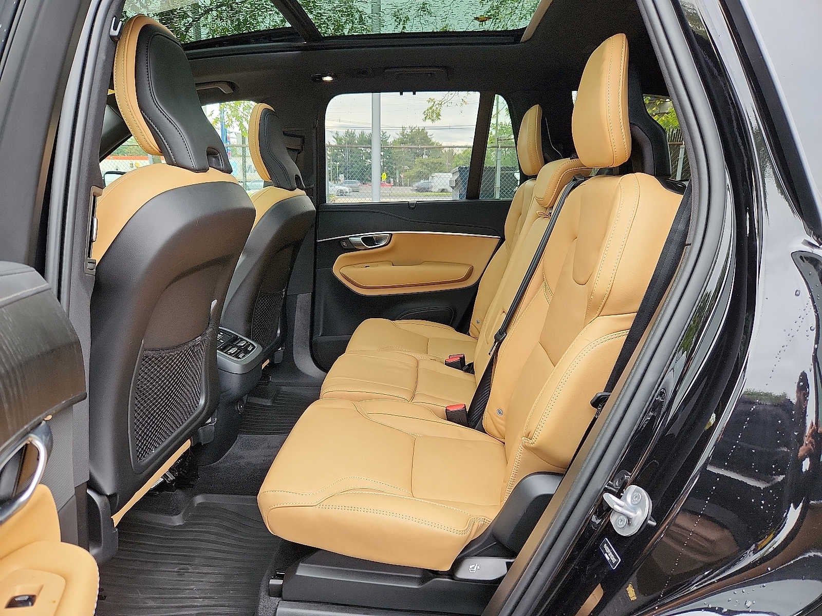 2024 Volvo XC90 Ultimate Bright Theme