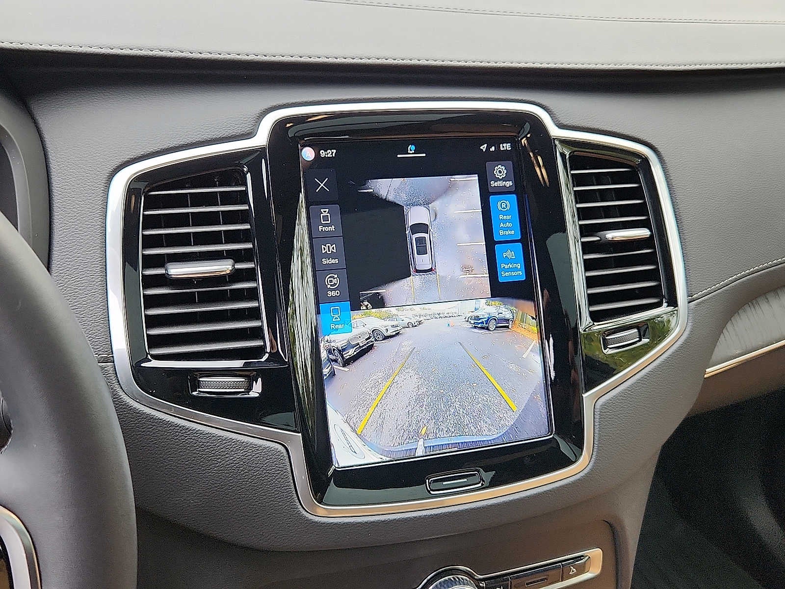 2024 Volvo XC90 Ultimate Bright Theme