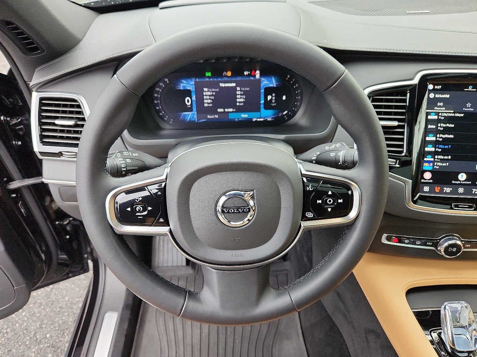 2024 Volvo XC90 Ultimate Bright Theme