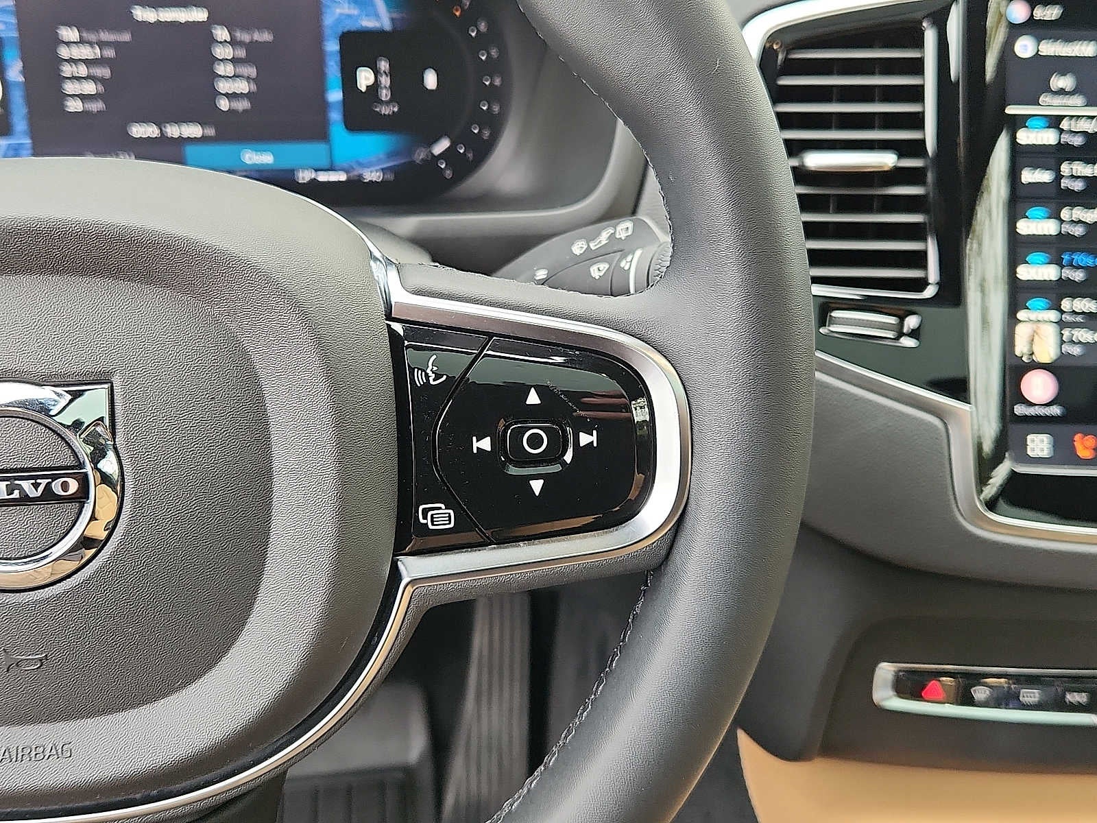 2024 Volvo XC90 Ultimate Bright Theme