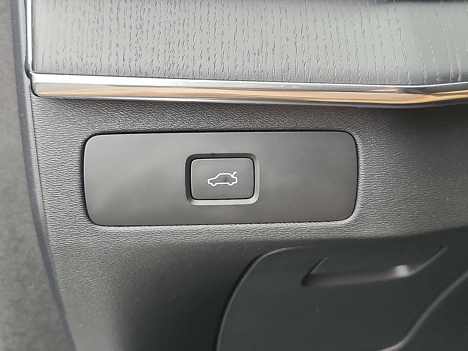 2024 Volvo XC90 Ultimate Bright Theme