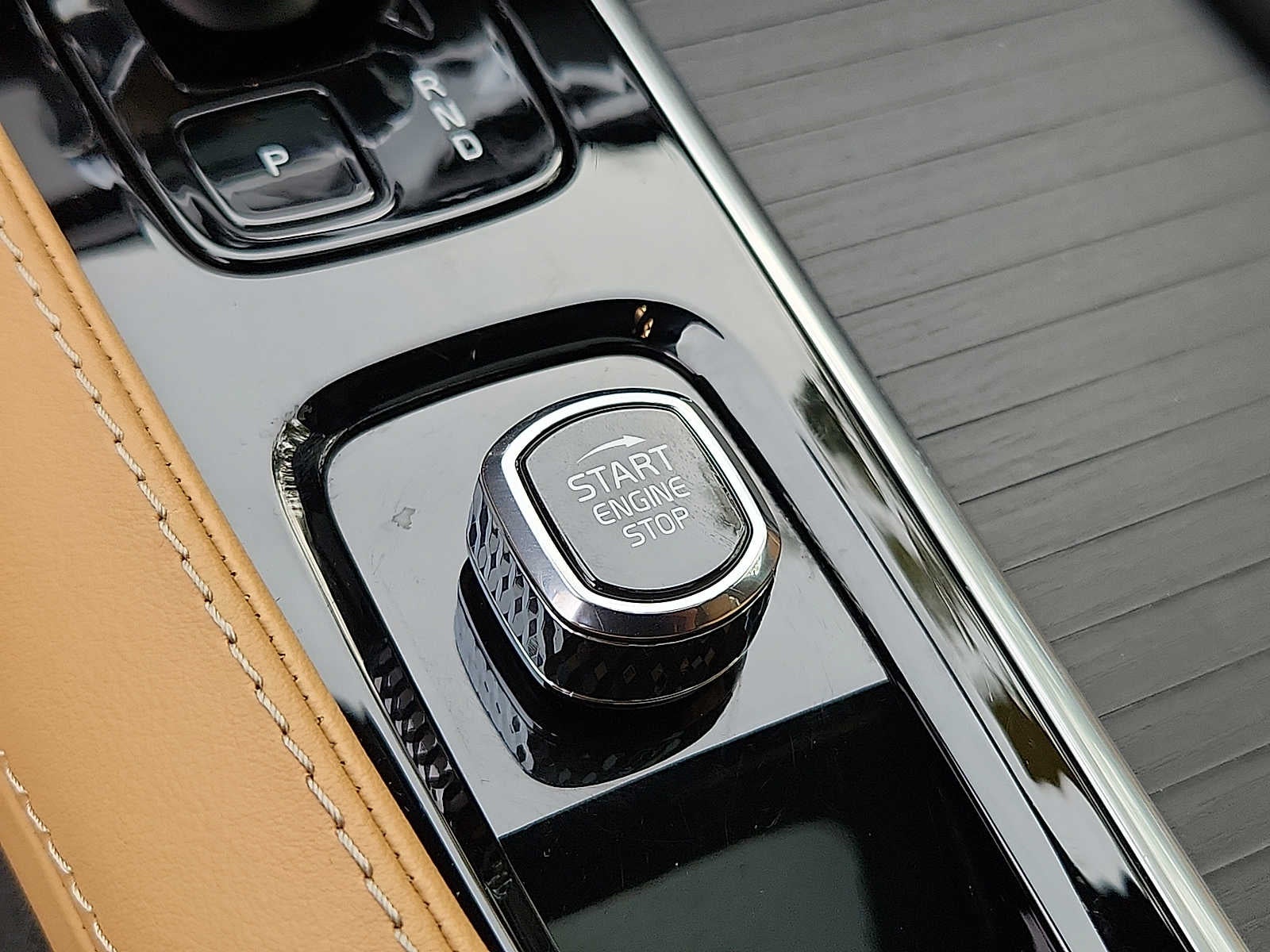2024 Volvo XC90 Ultimate Bright Theme