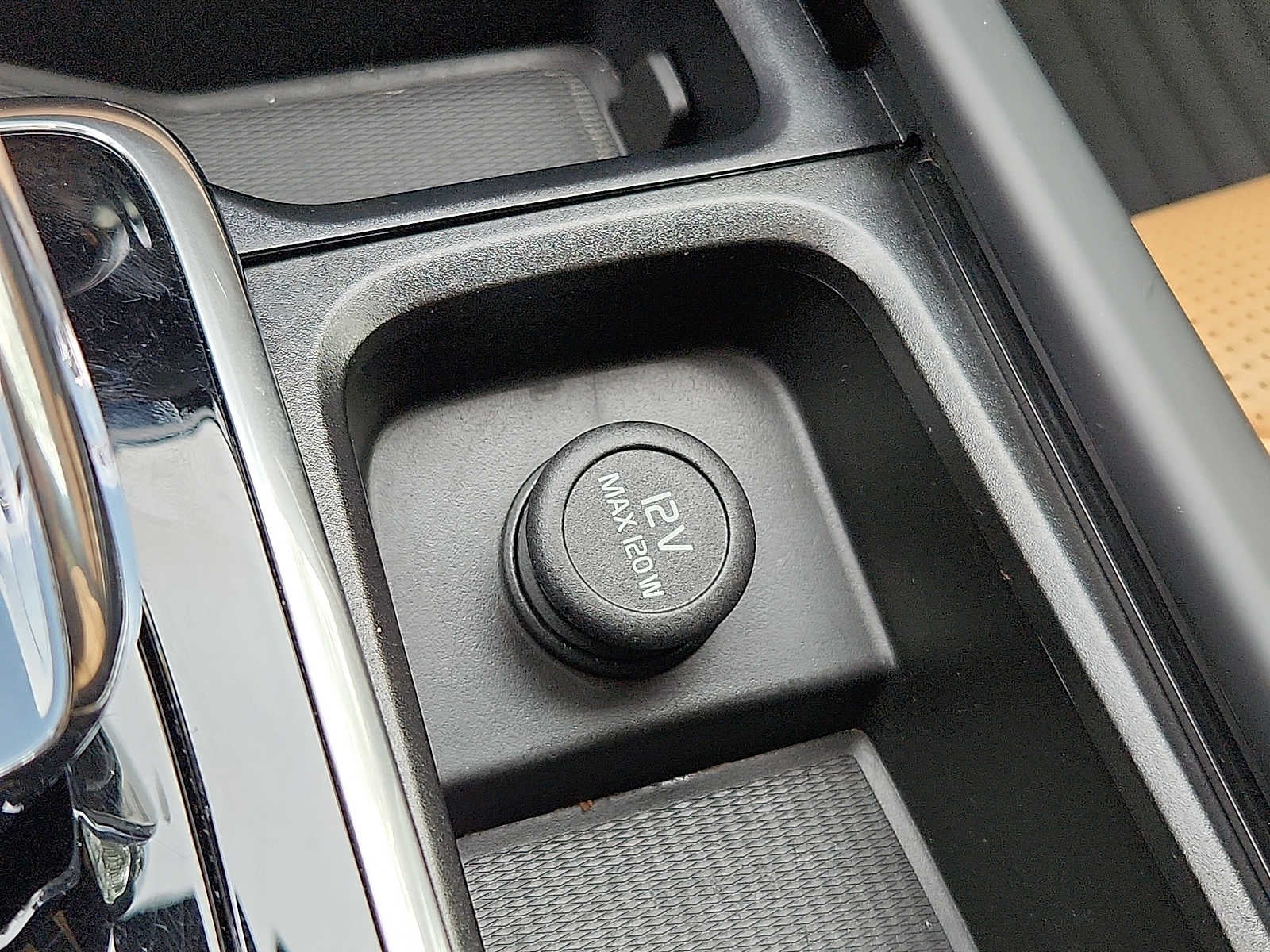 2024 Volvo XC90 Ultimate Bright Theme
