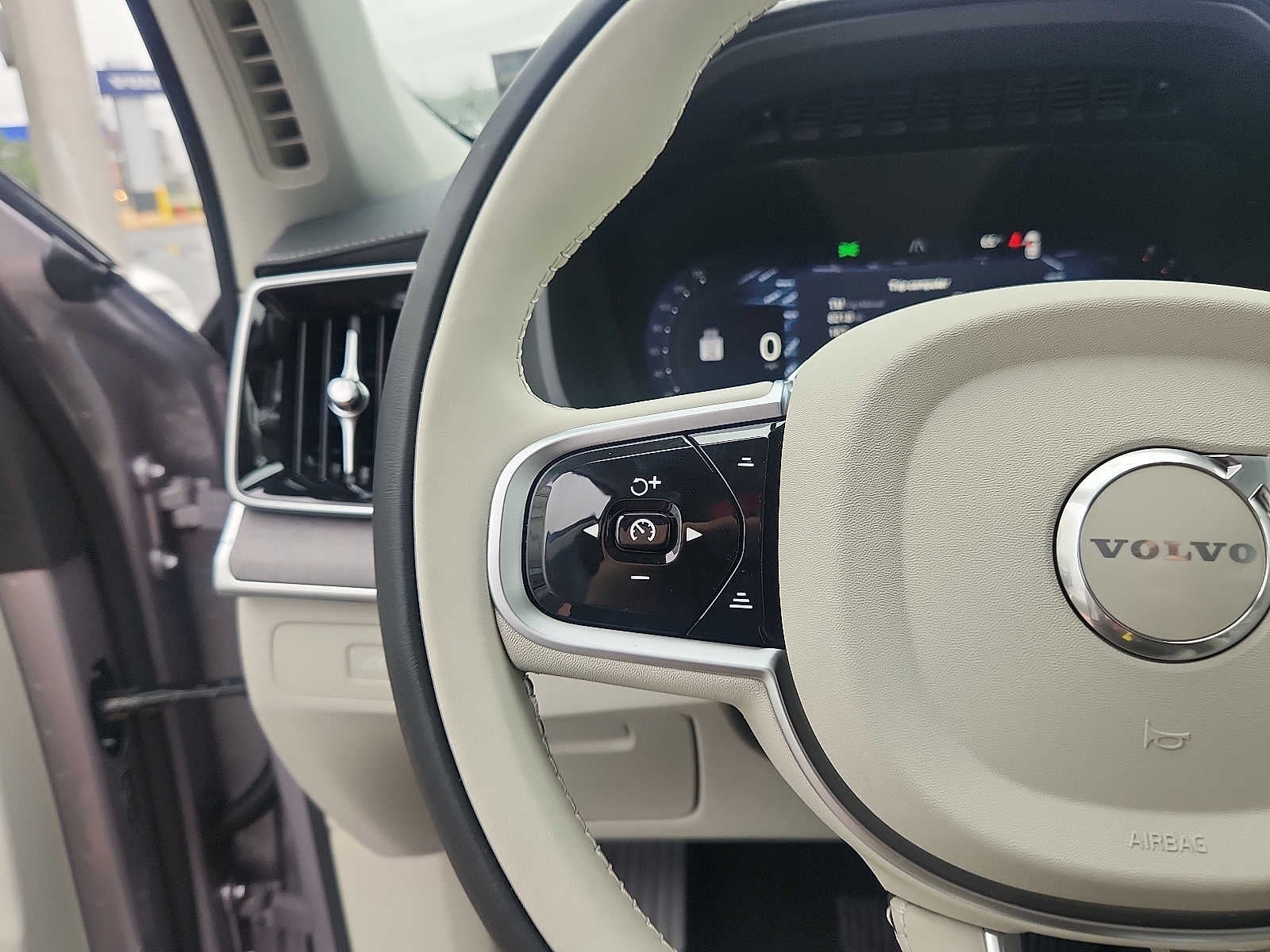 2026 Volvo XC90 Ultra Dark Theme