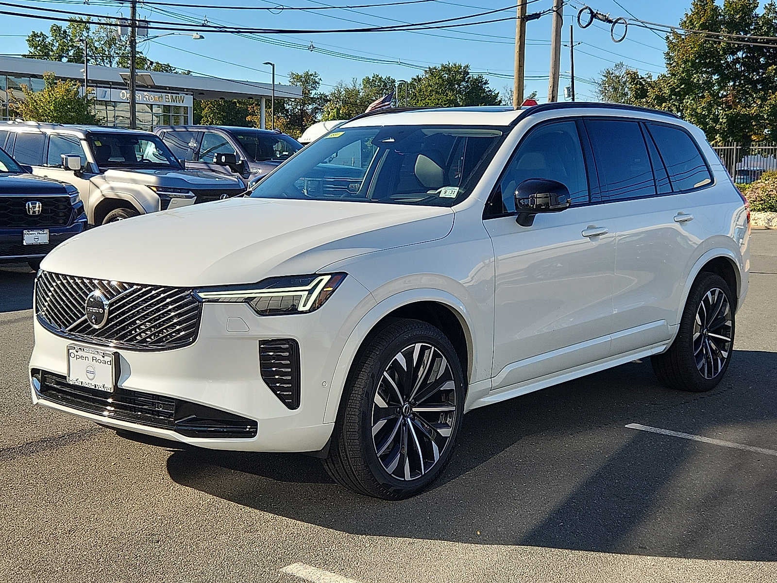 2027 Volvo XC90 Ultra Dark Theme
