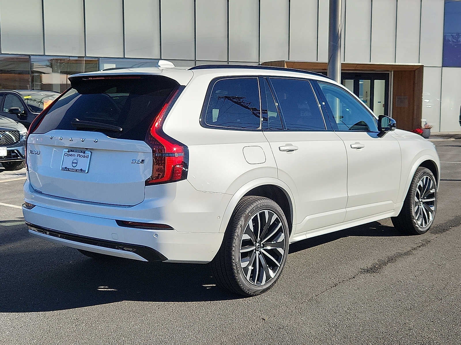 2027 Volvo XC90 Ultra Dark Theme