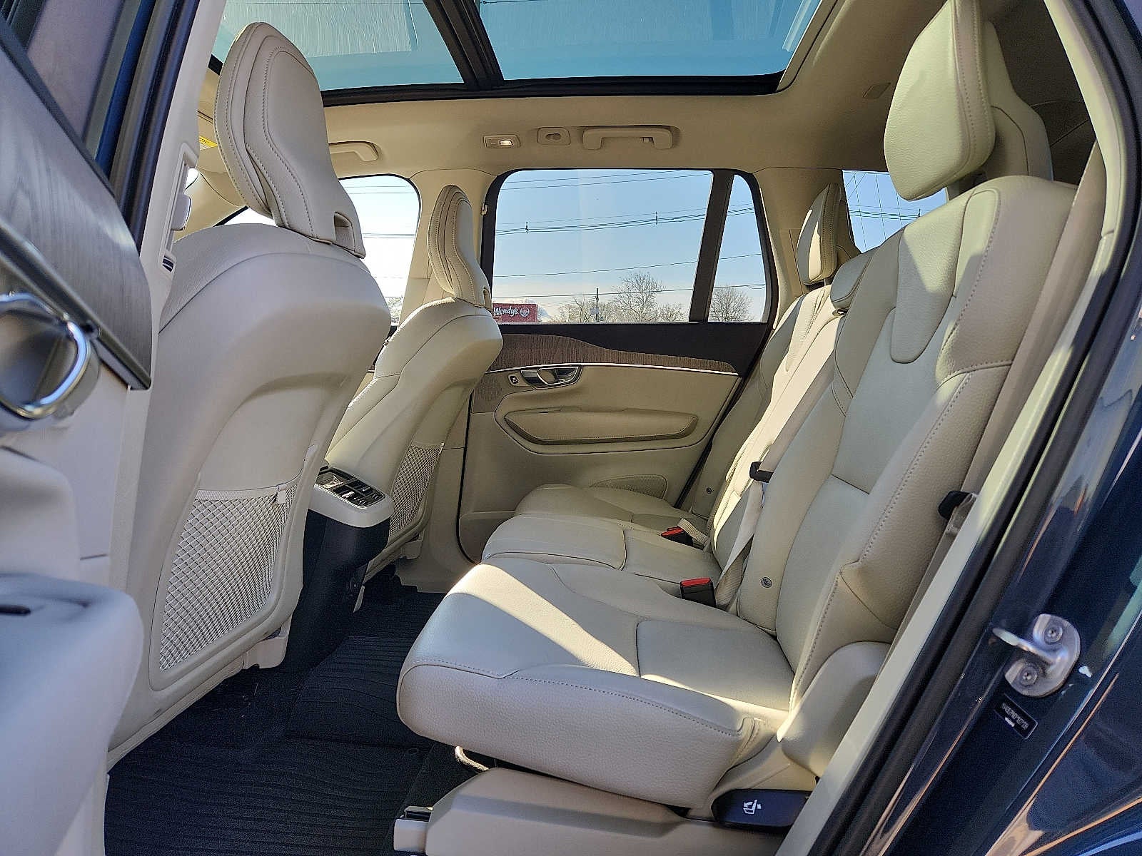 2023 Volvo XC90 Plus