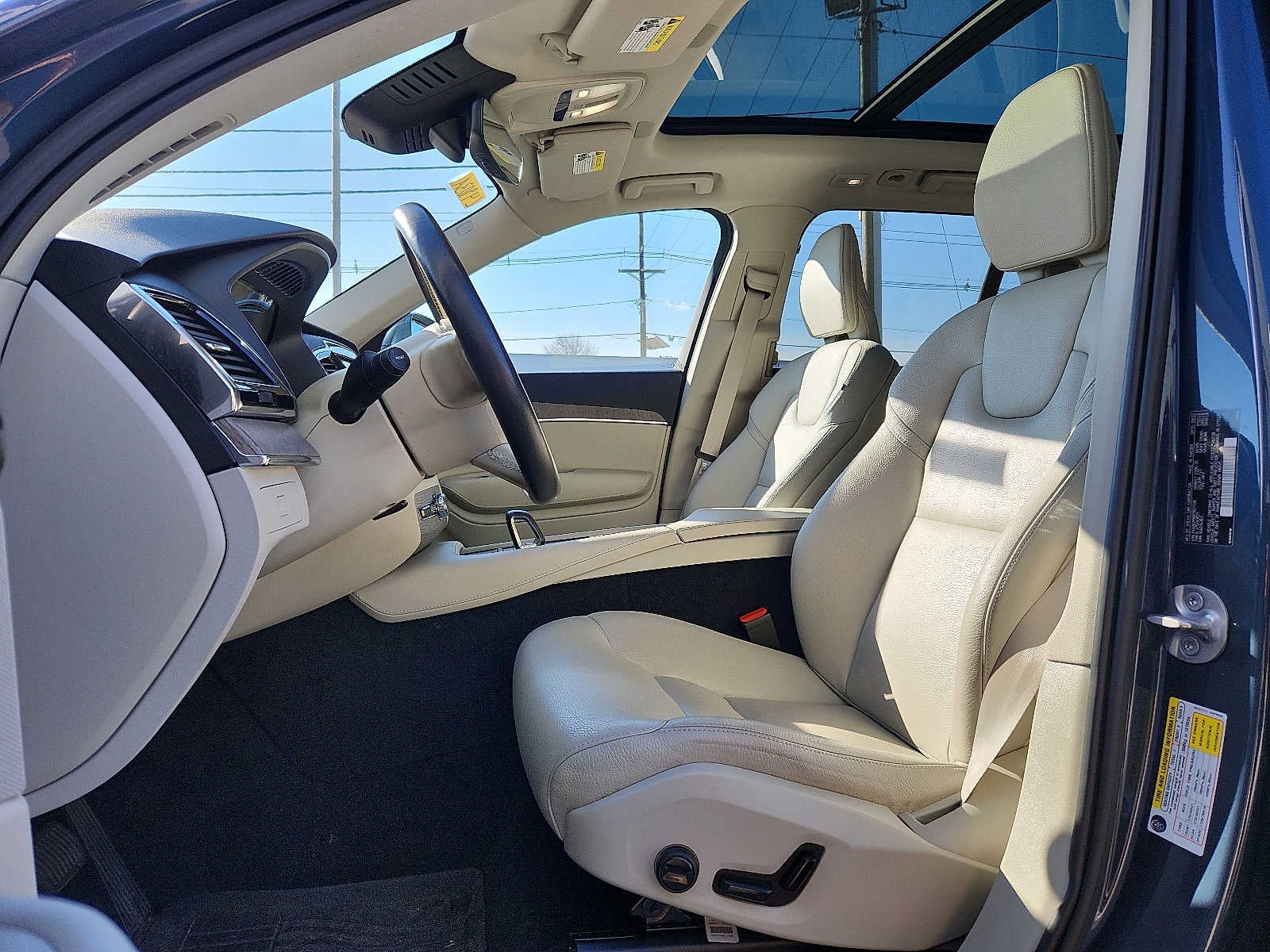 2023 Volvo XC90 Plus