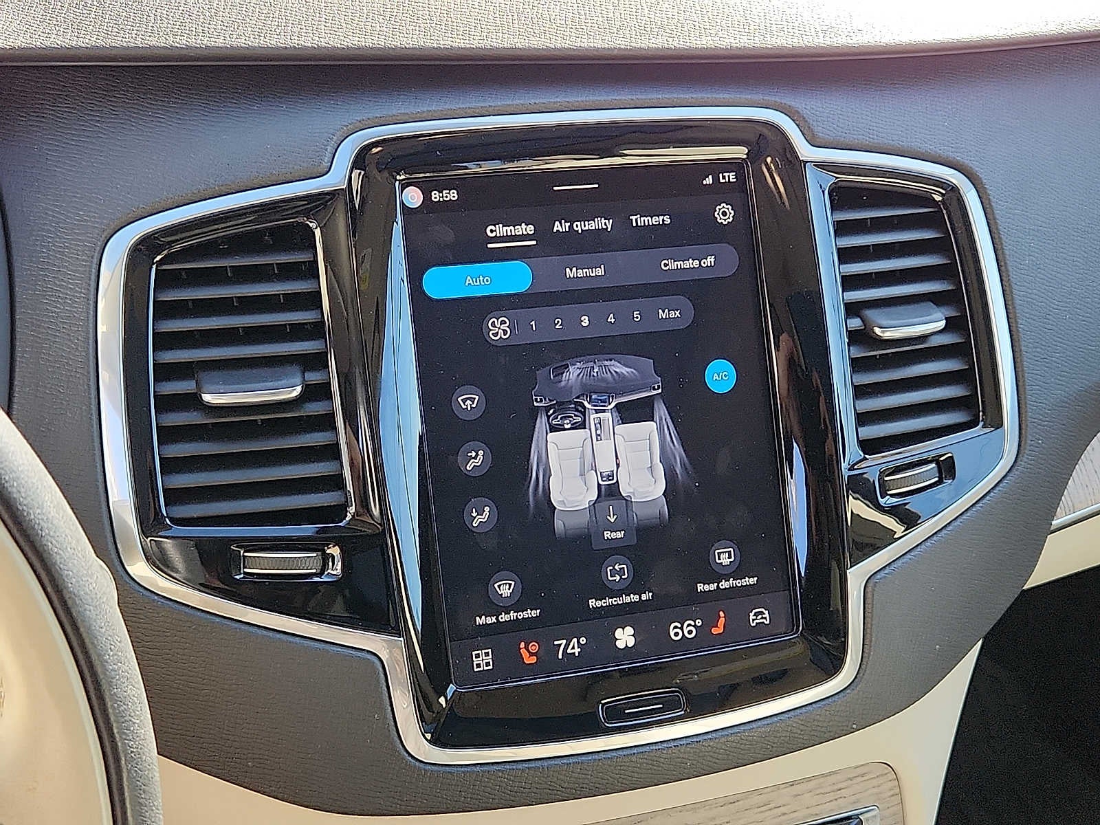 2023 Volvo XC90 Plus