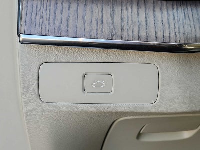 2023 Volvo XC90 Plus