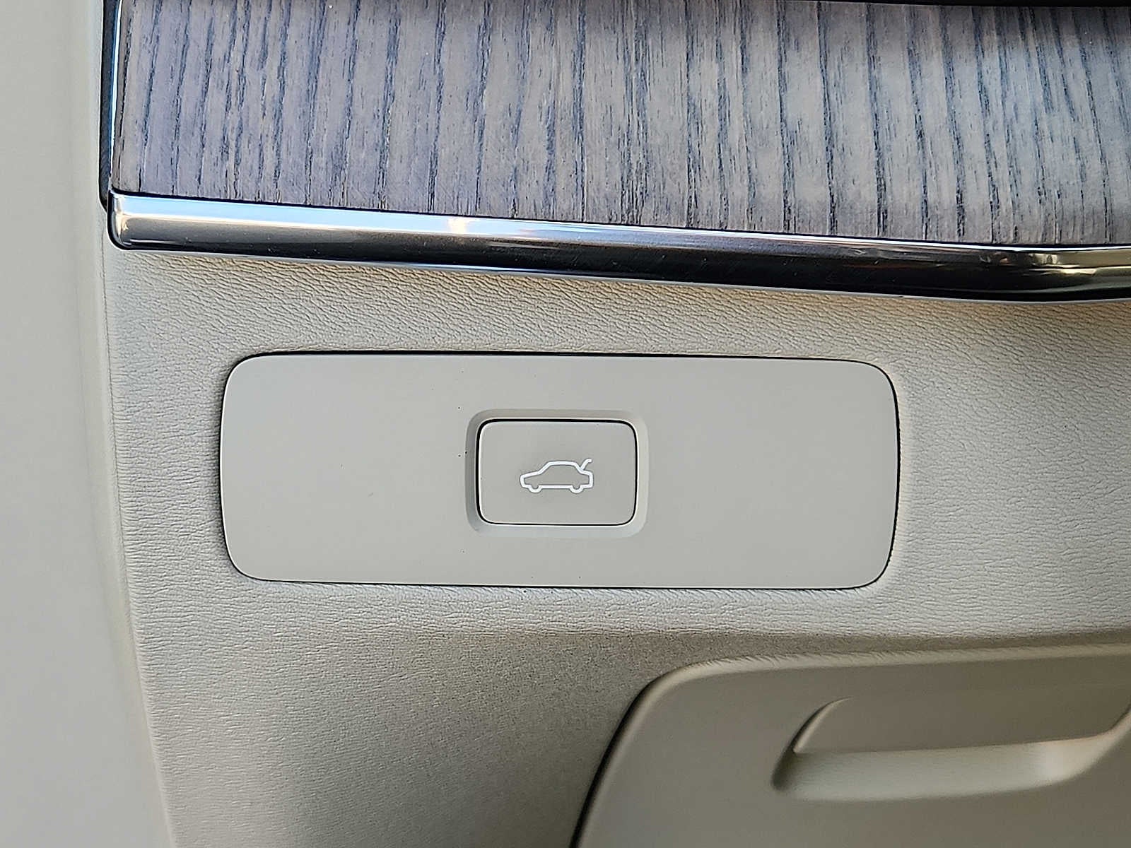 2023 Volvo XC90 Plus