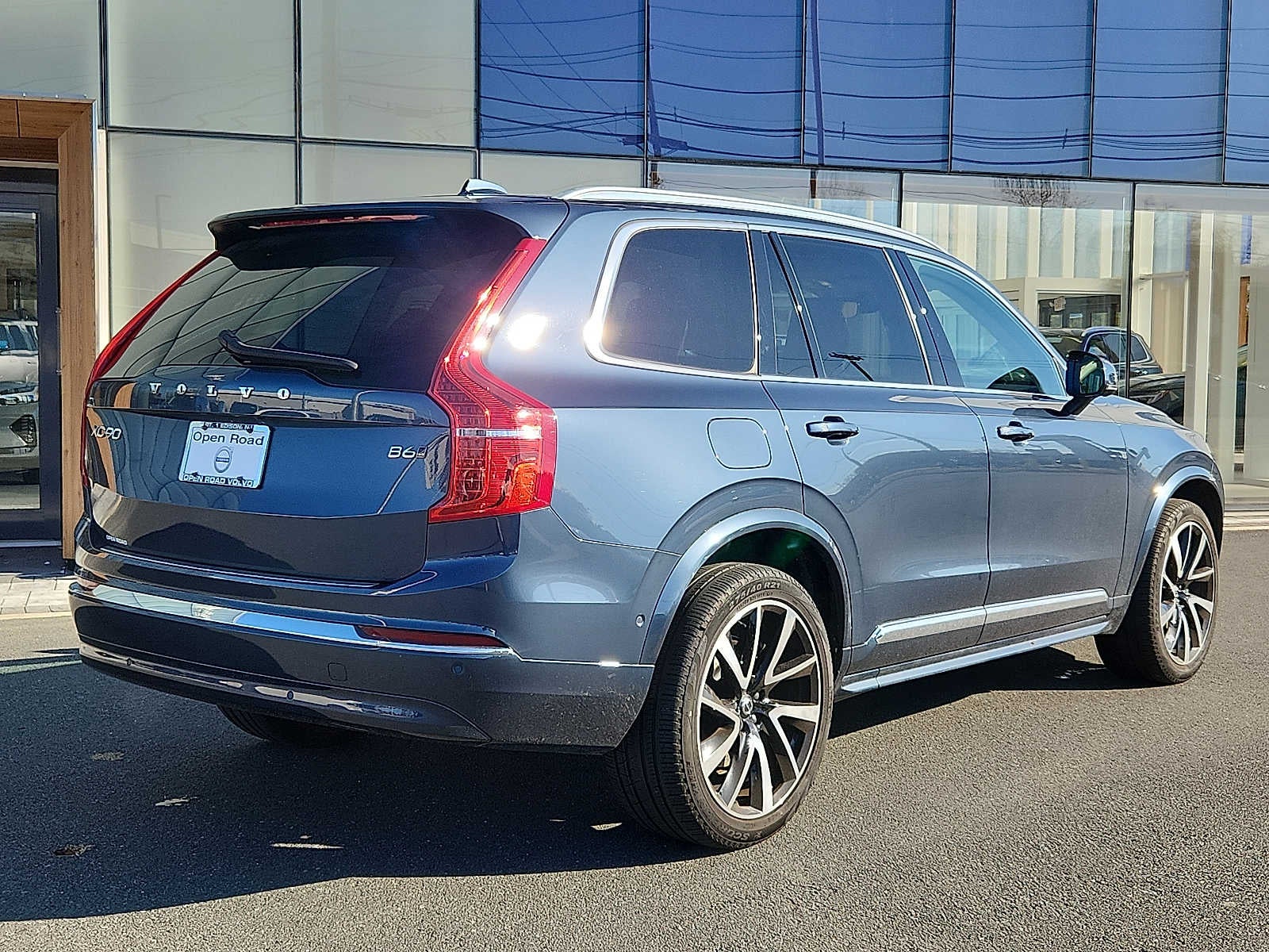 2023 Volvo XC90 Plus