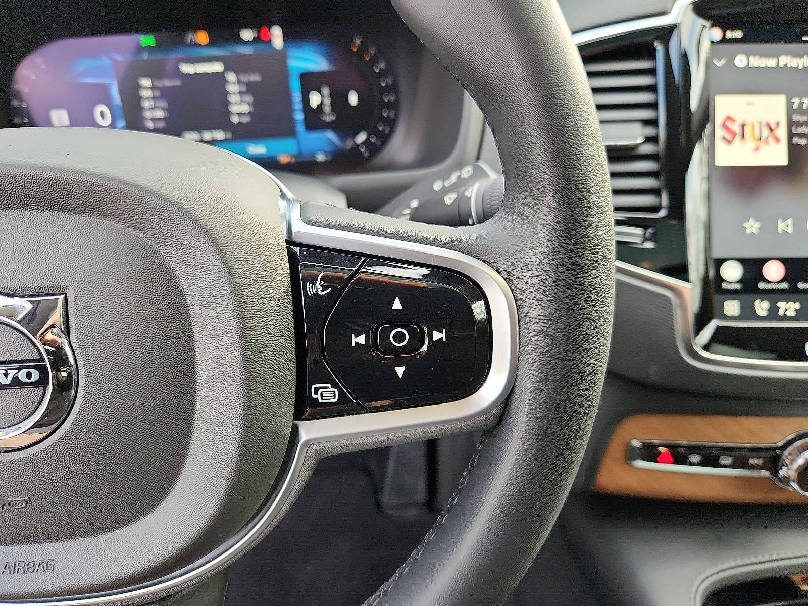 2023 Volvo XC90 Plus