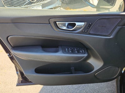 2023 Volvo XC60 Ultimate Bright Theme