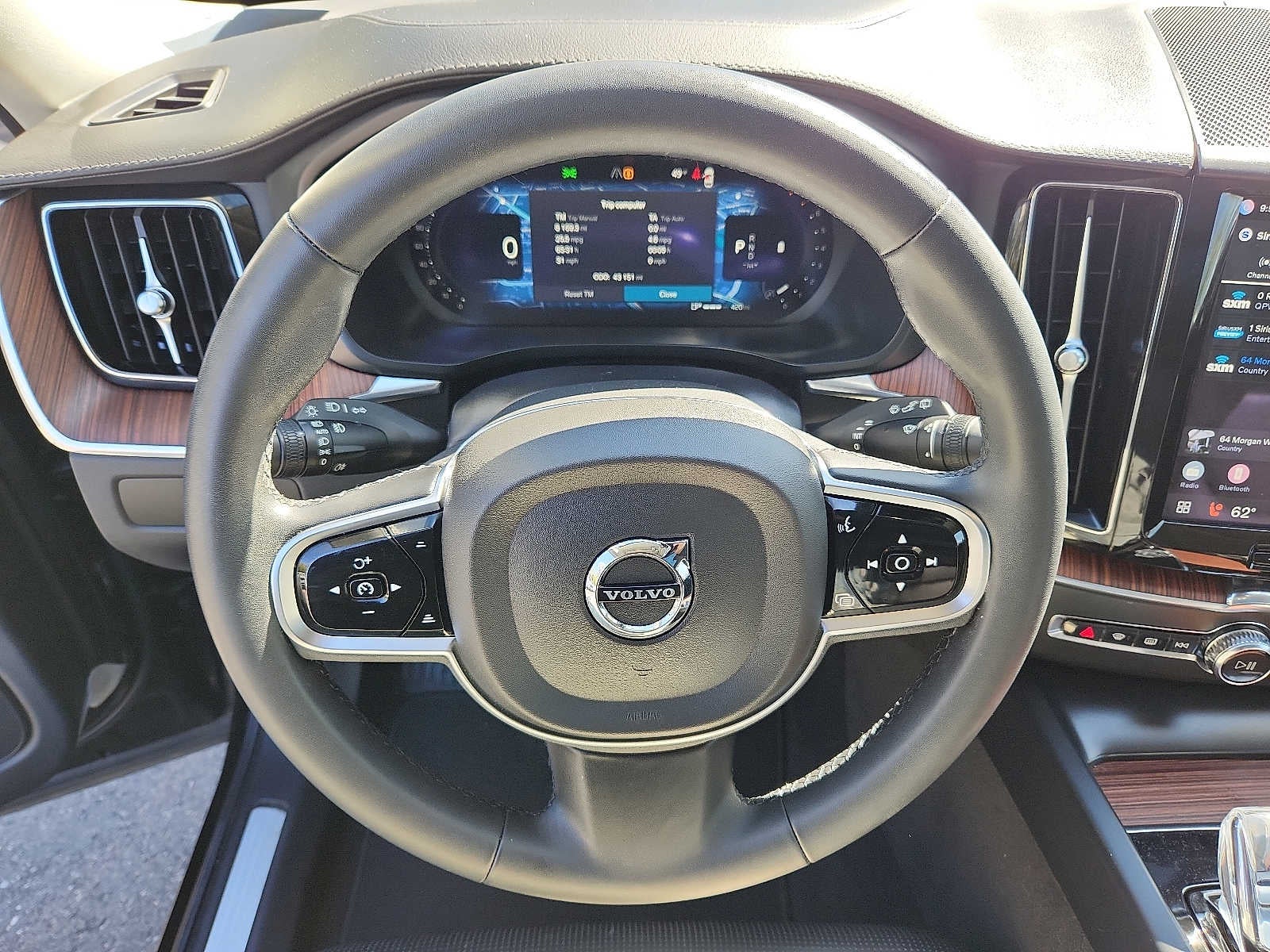 2023 Volvo XC60 Ultimate Bright Theme