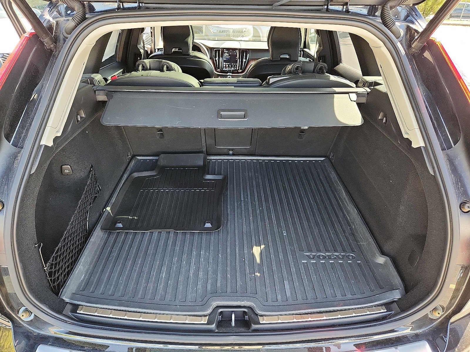 2023 Volvo XC60 Ultimate Bright Theme