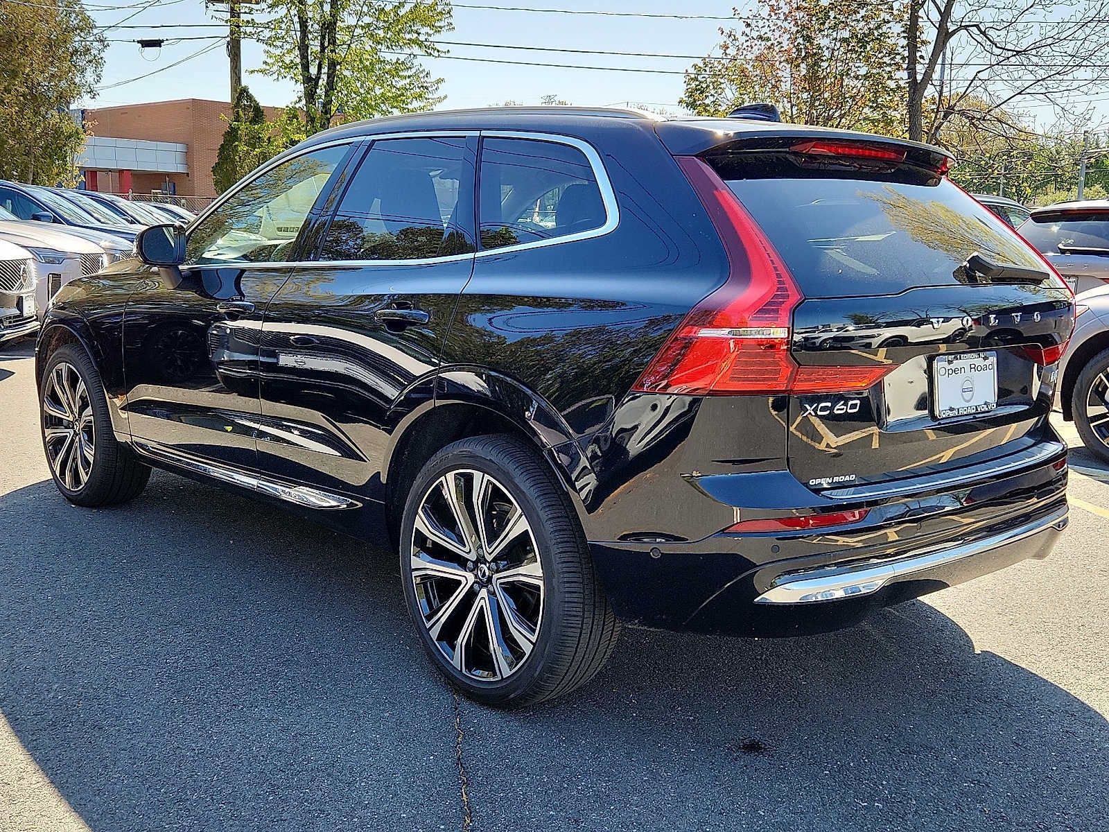 2023 Volvo XC60 Ultimate Bright Theme