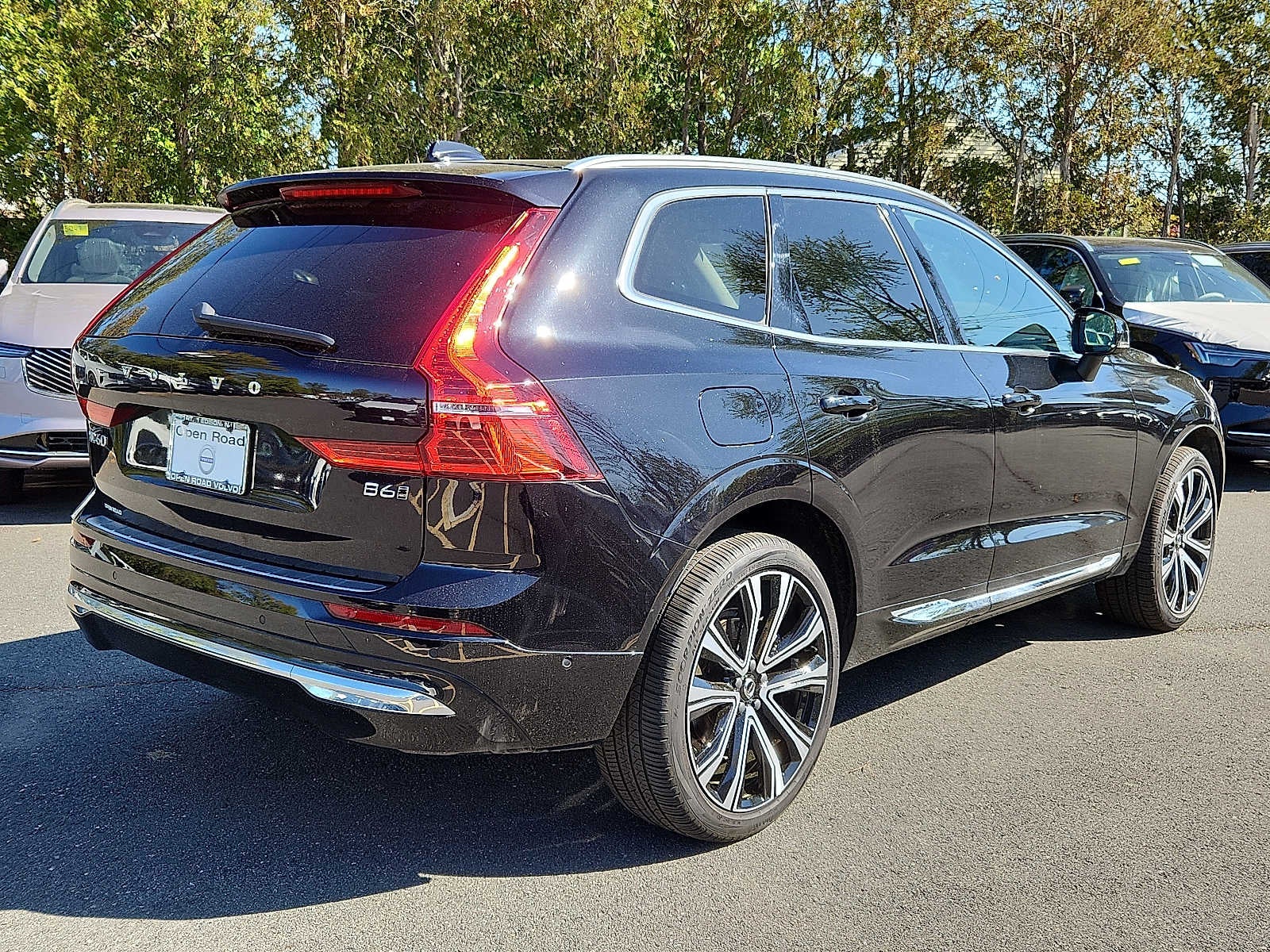 2023 Volvo XC60 Ultimate Bright Theme