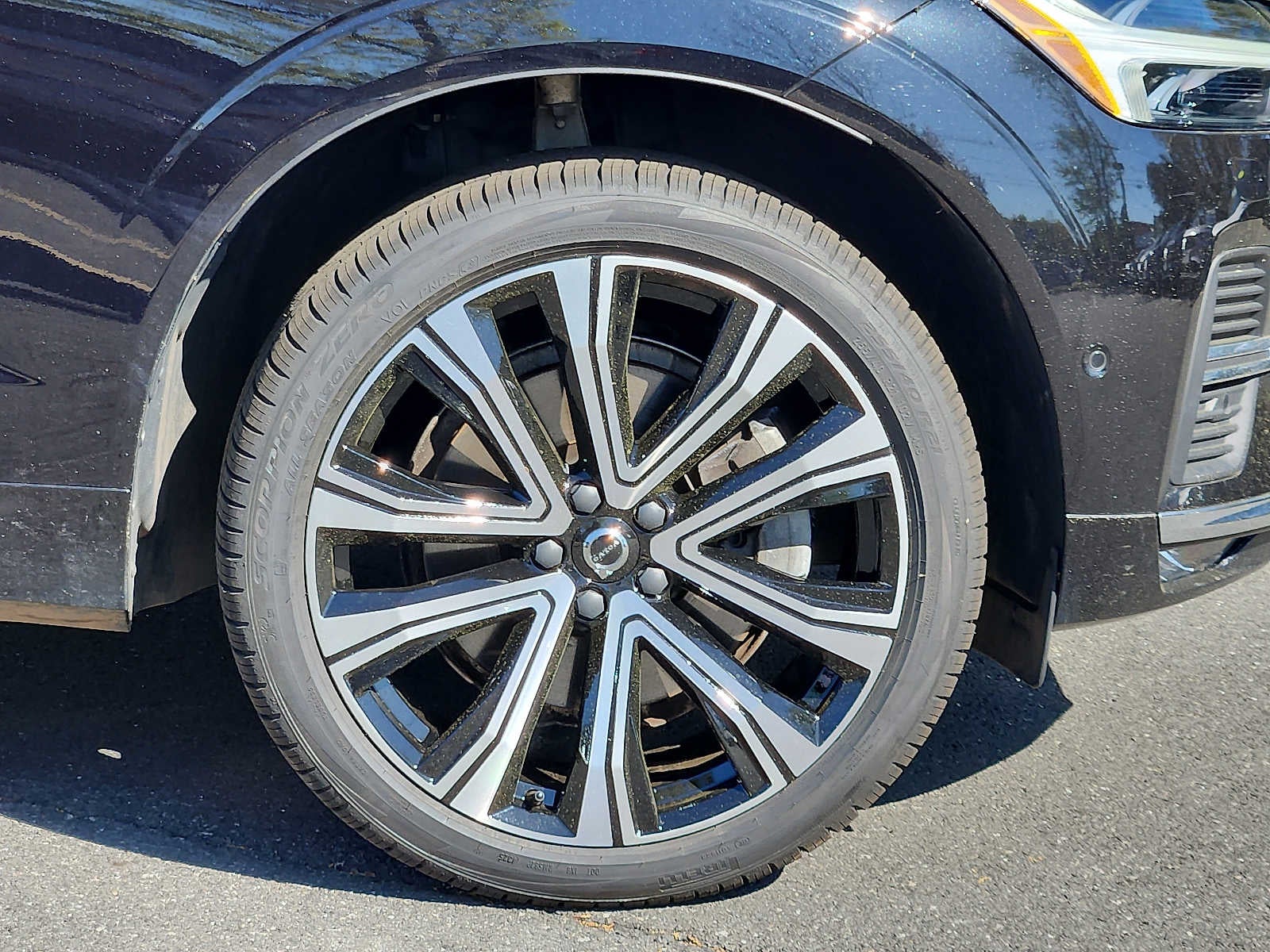 2023 Volvo XC60 Ultimate Bright Theme
