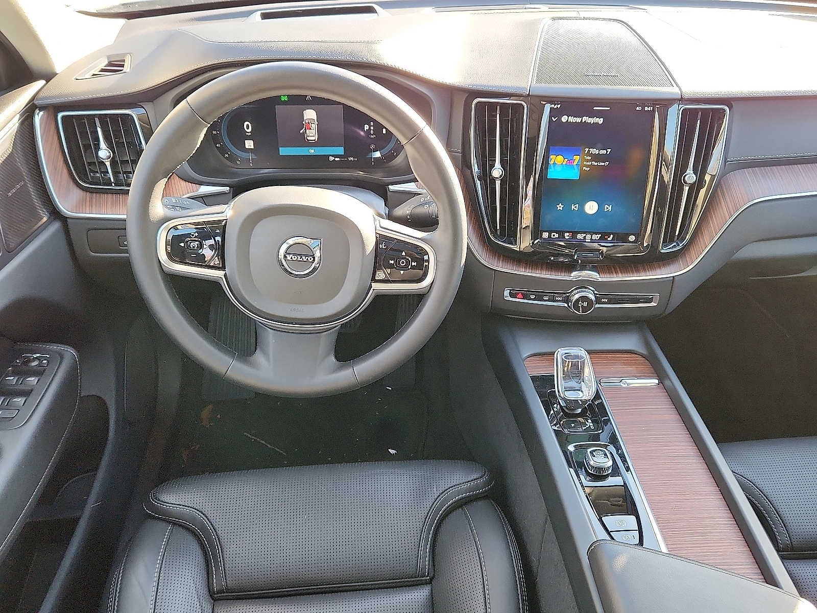 2023 Volvo XC60 Ultimate Bright Theme