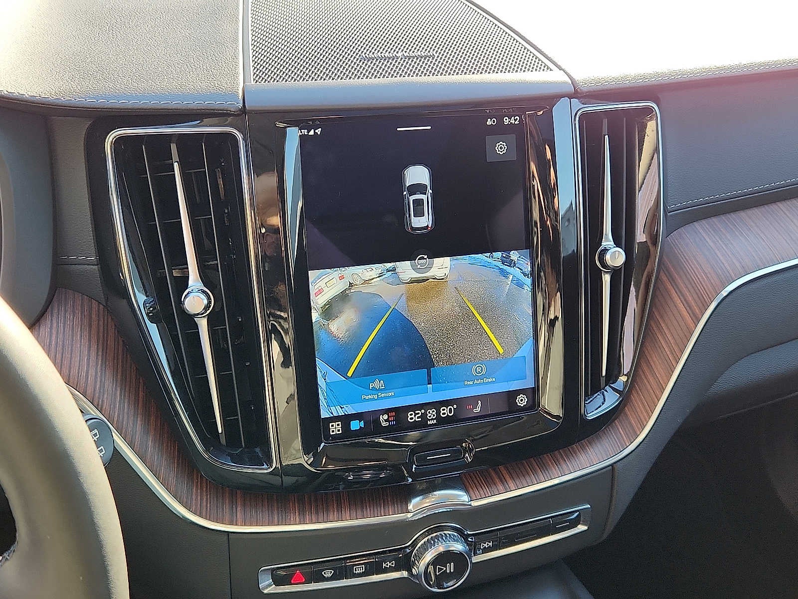 2023 Volvo XC60 Ultimate Bright Theme