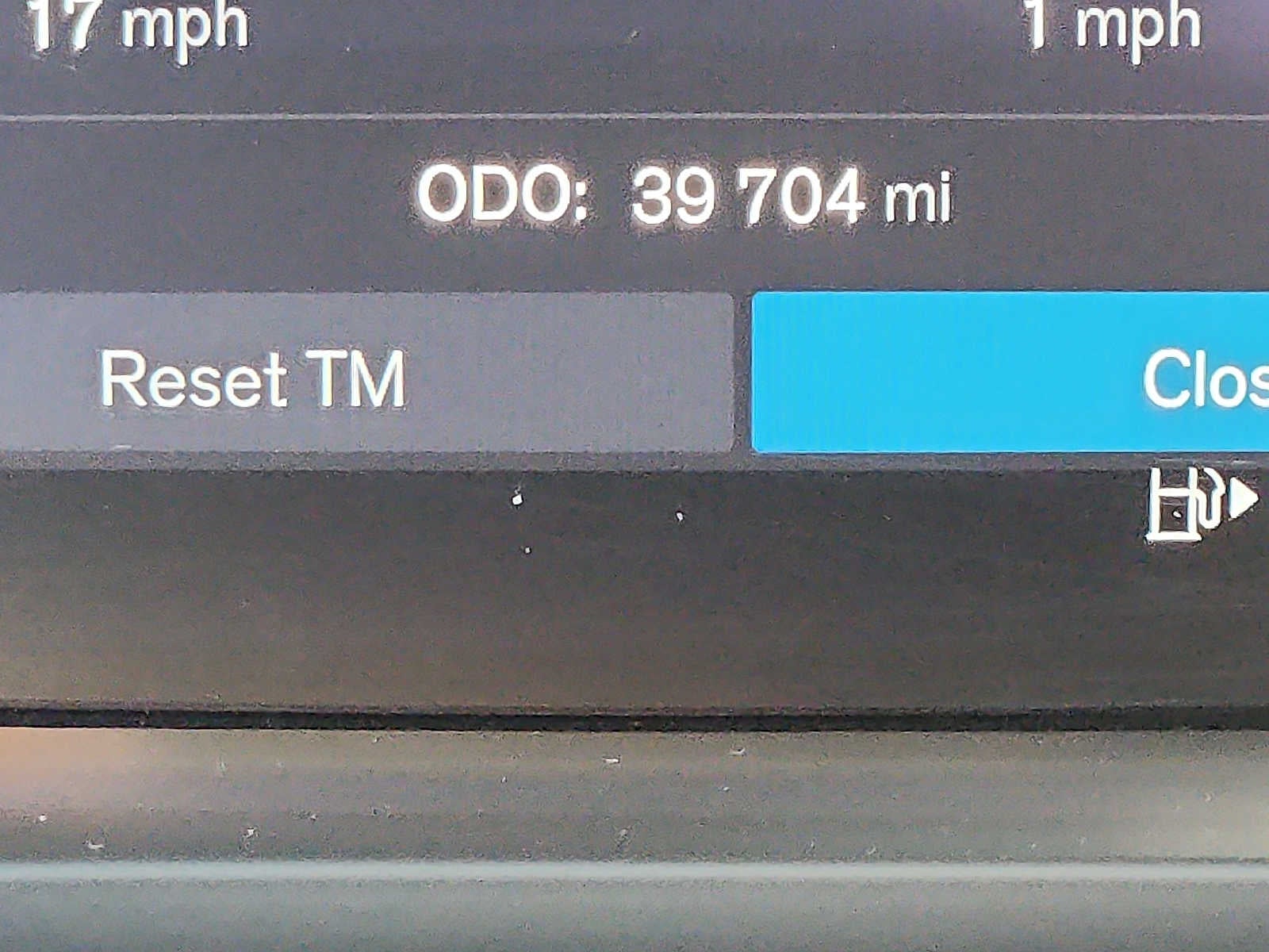 2023 Volvo XC60 Ultimate Bright Theme