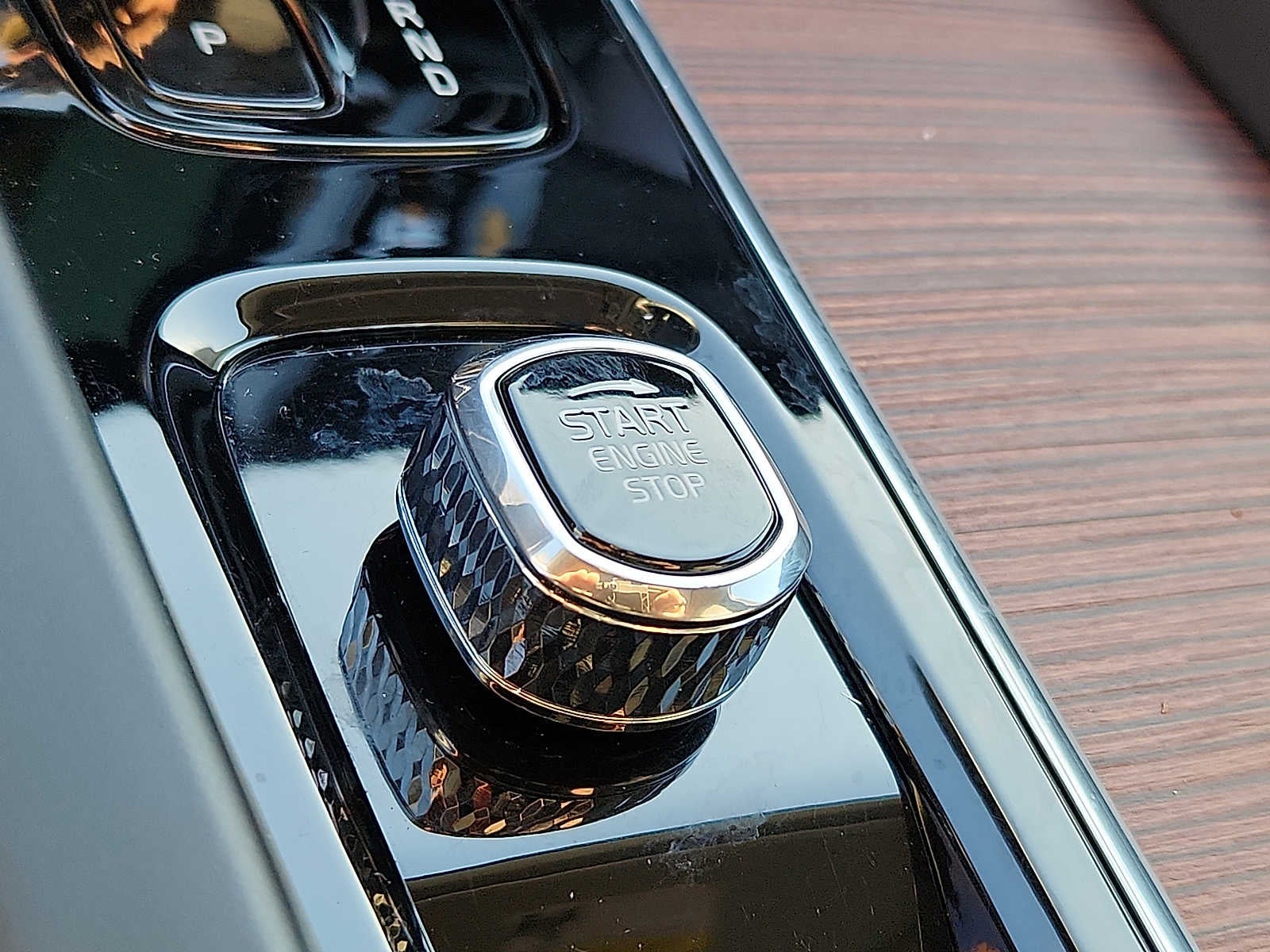 2023 Volvo XC60 Ultimate Bright Theme