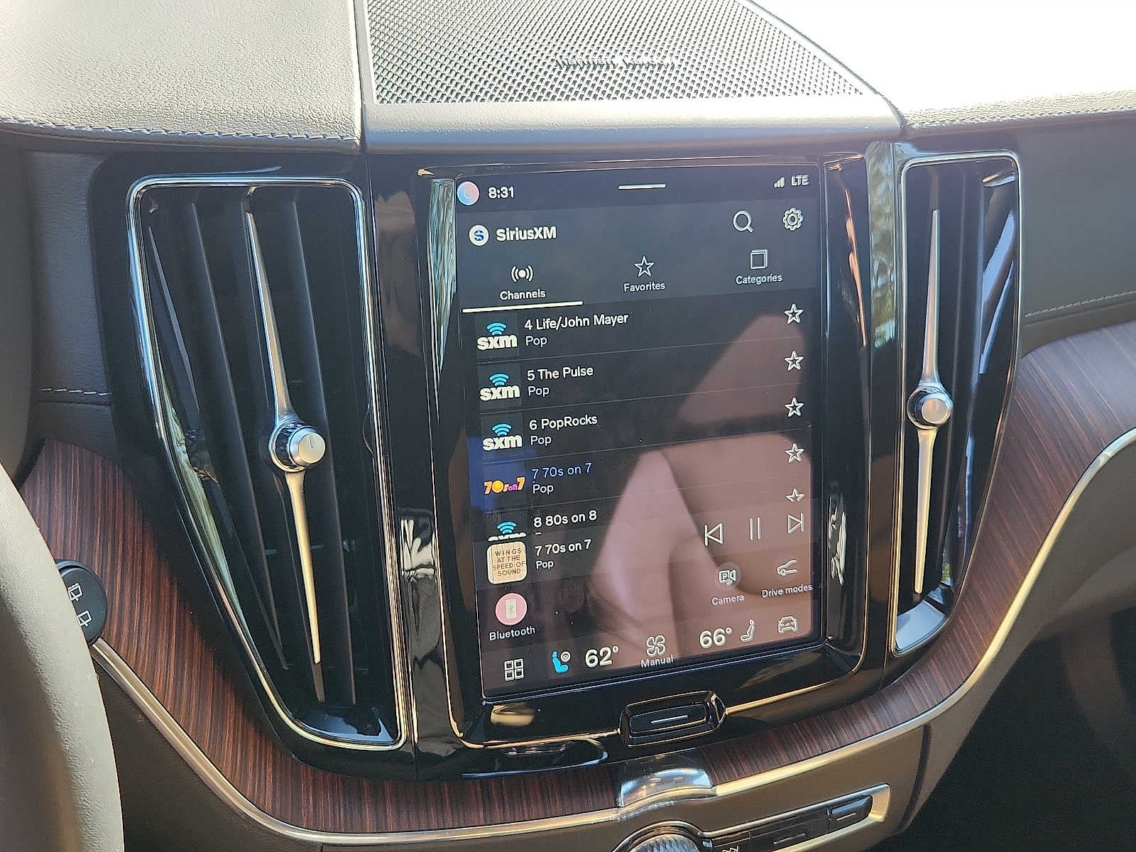 2023 Volvo XC60 Ultimate Dark Theme