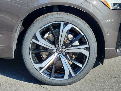 2023 Volvo XC60 Ultimate Dark Theme