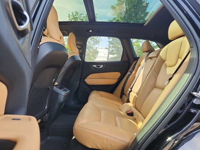 2023 Volvo XC60 Ultimate Dark Theme