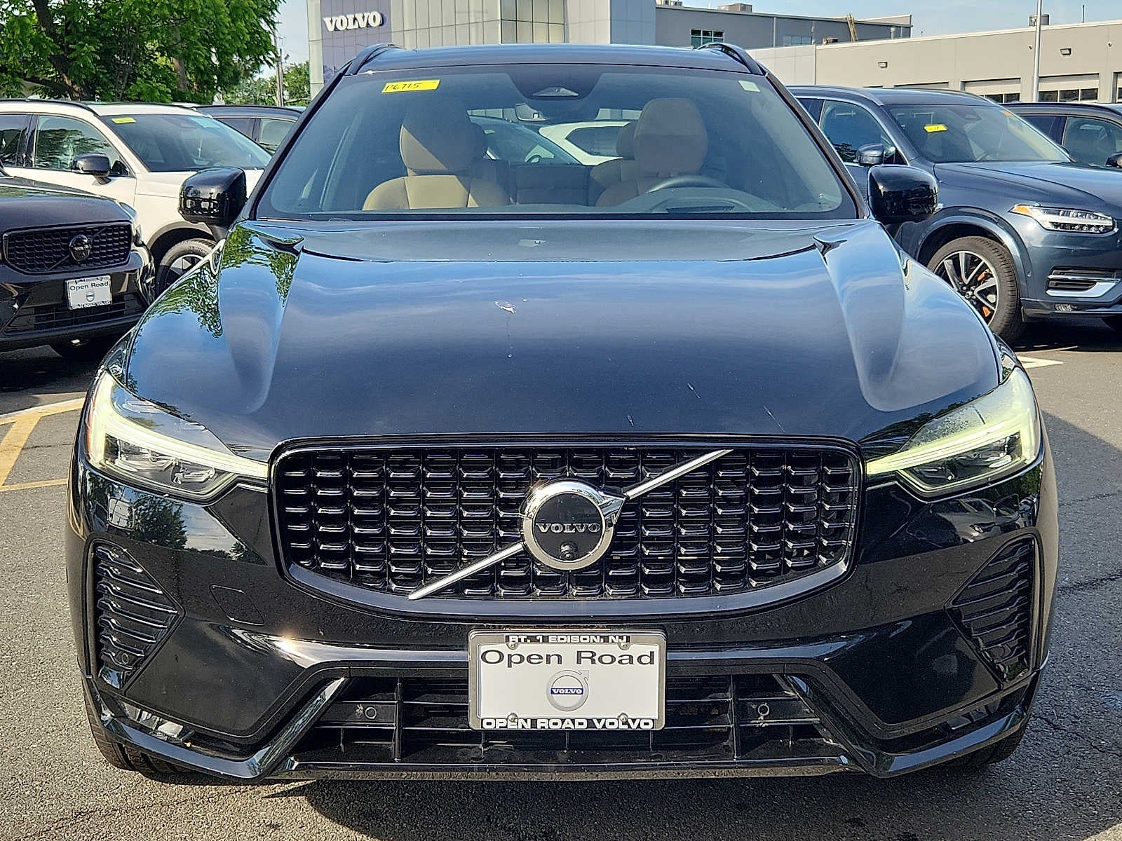 2023 Volvo XC60 Ultimate Dark Theme