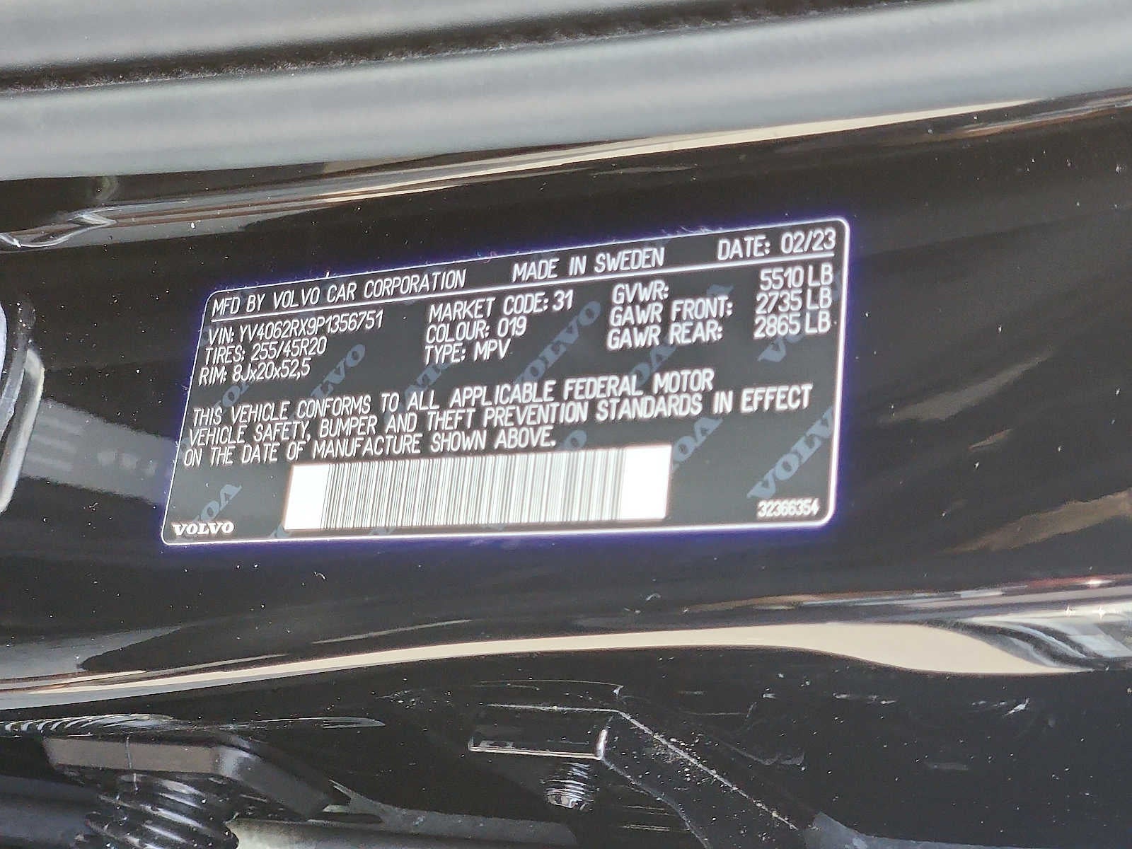 2023 Volvo XC60 Ultimate Dark Theme