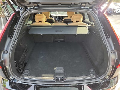 2023 Volvo XC60 Ultimate Dark Theme
