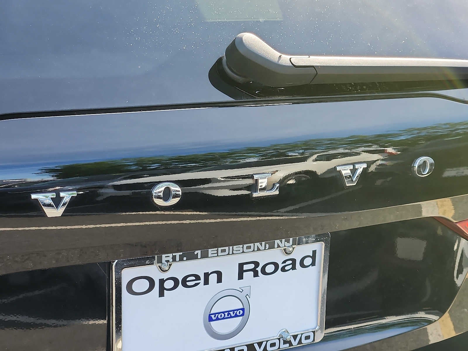 2023 Volvo XC60 Ultimate Dark Theme