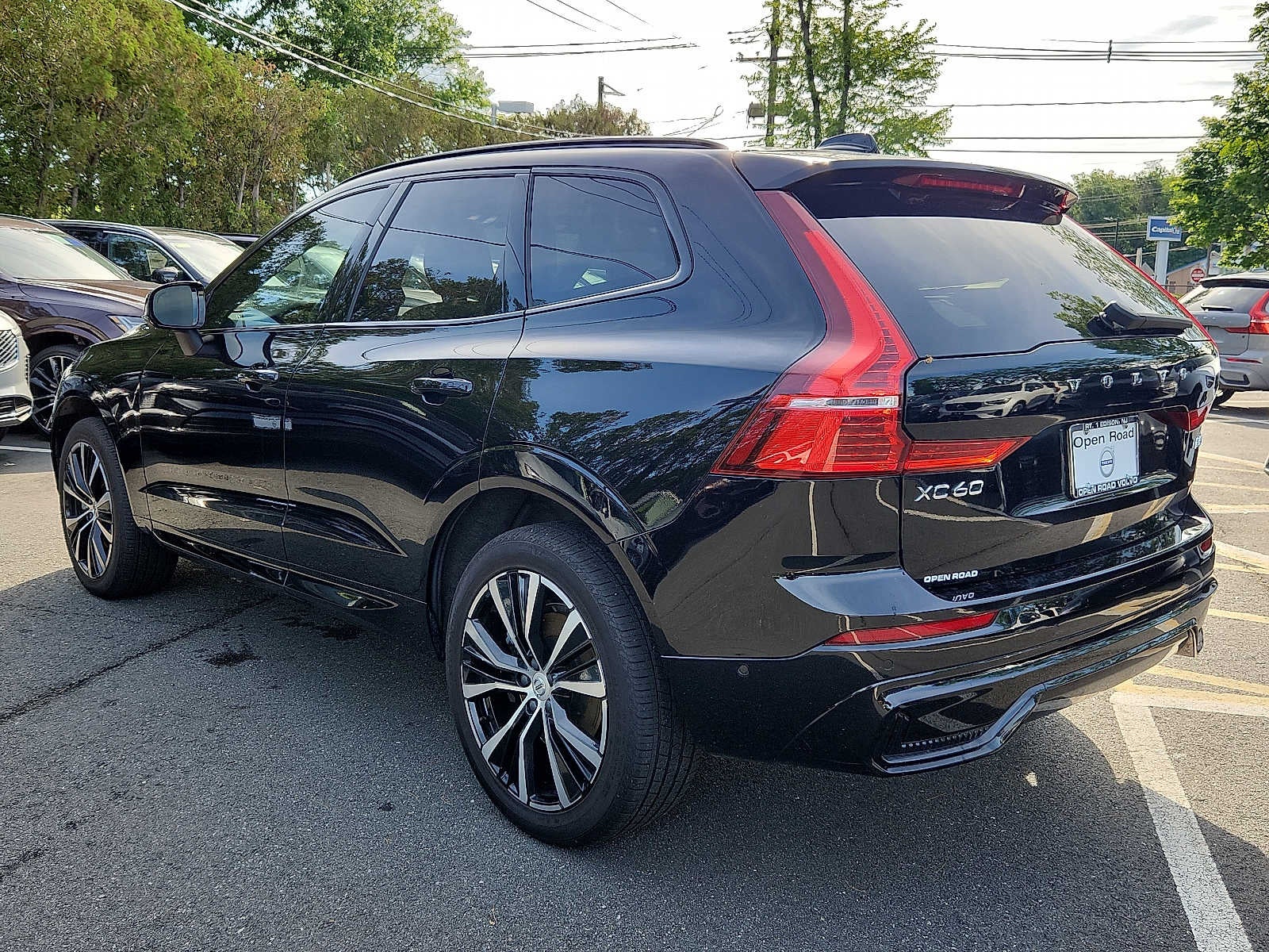 2023 Volvo XC60 Ultimate Dark Theme