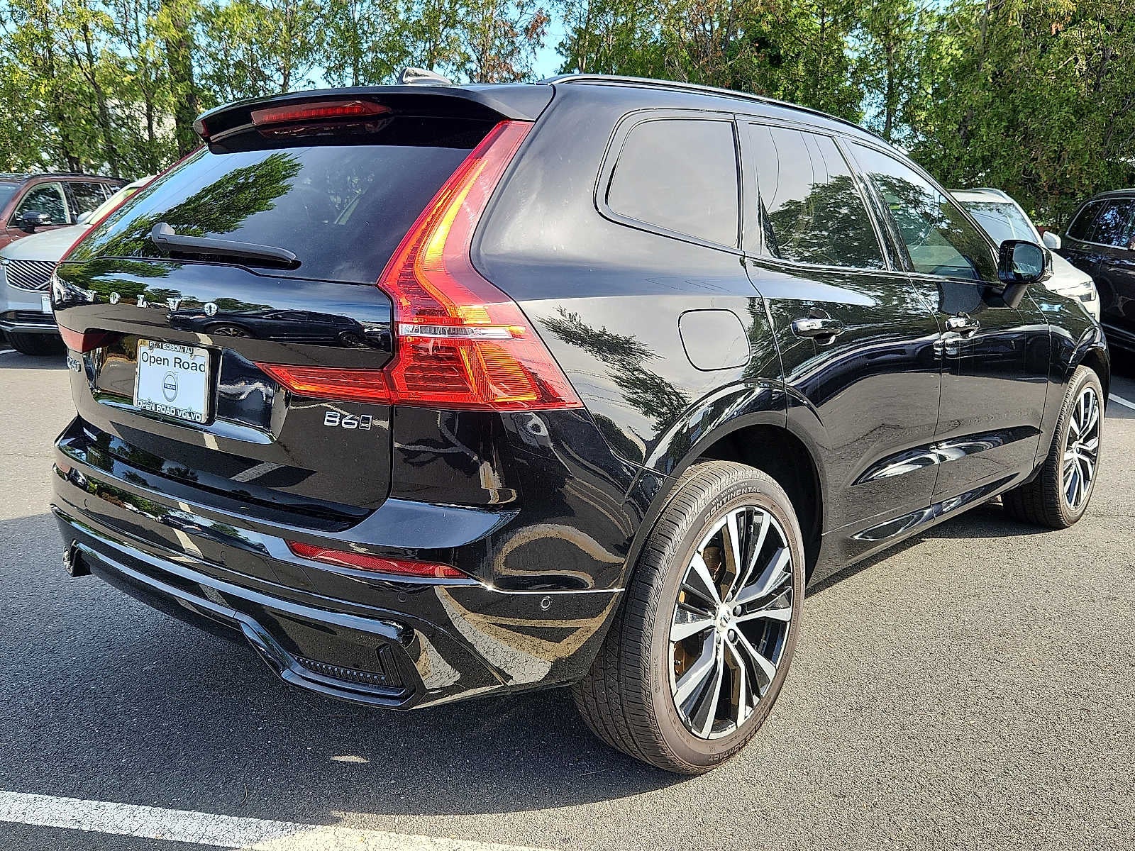 2023 Volvo XC60 Ultimate Dark Theme