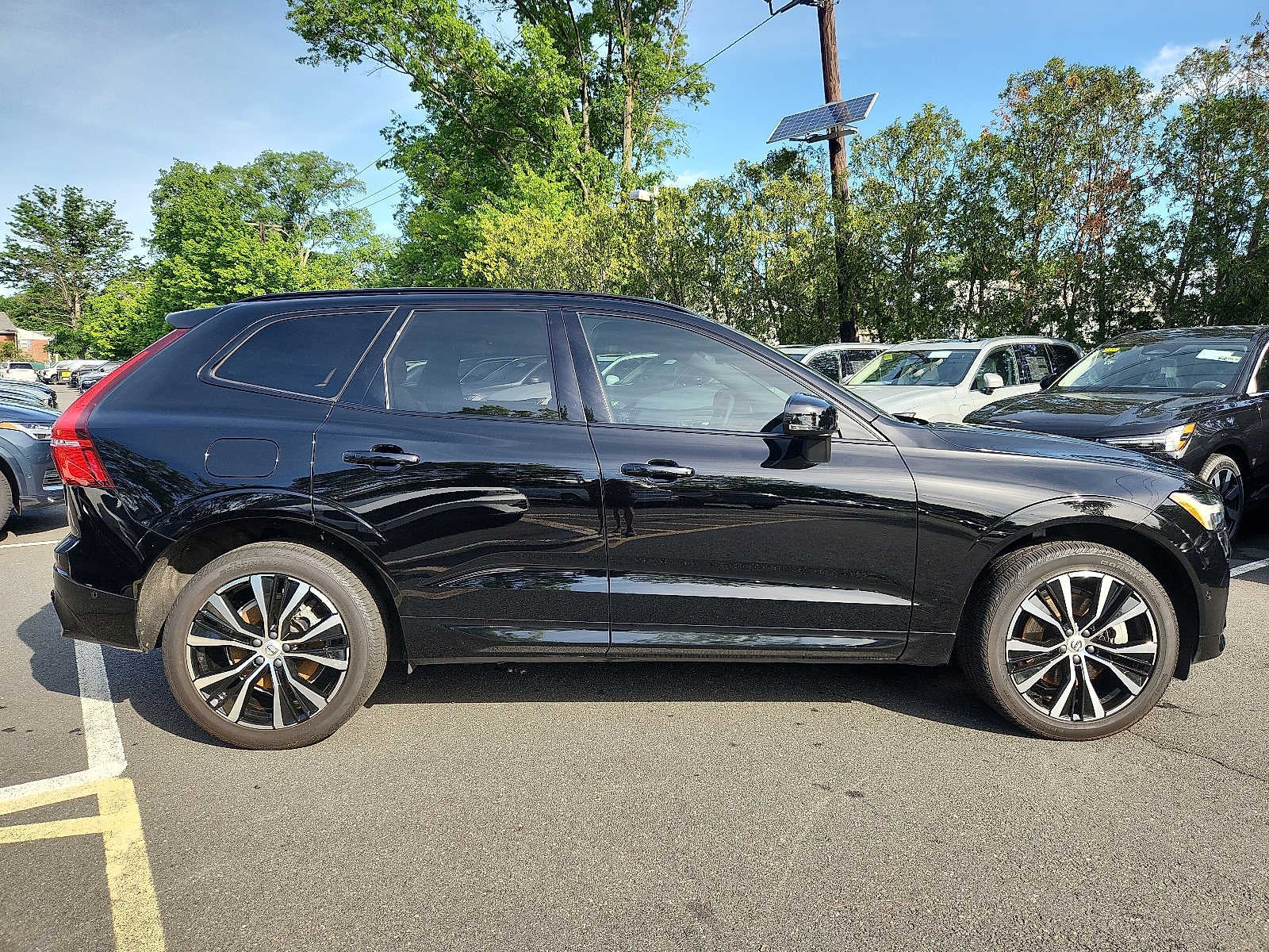 2023 Volvo XC60 Ultimate Dark Theme
