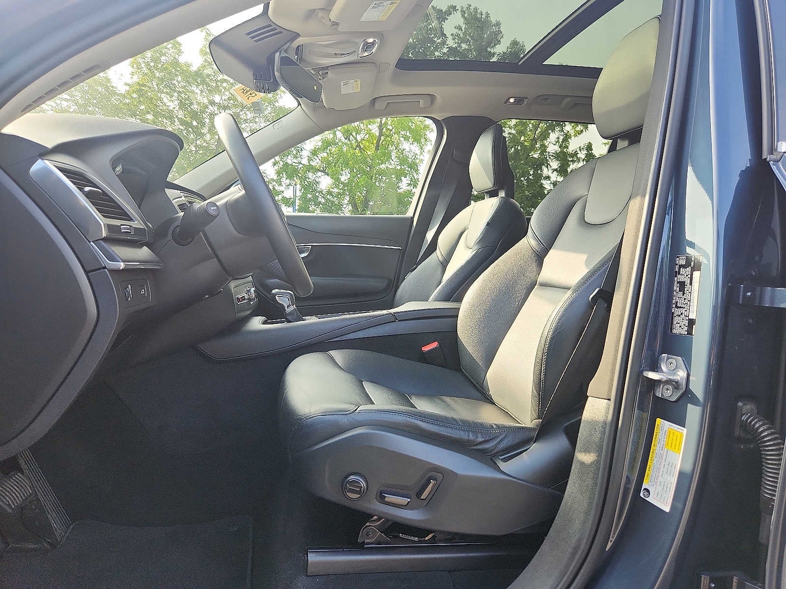 2020 Volvo XC90 Momentum